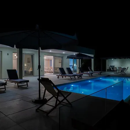 Kristi By Vintage Travel * Spartokhórion