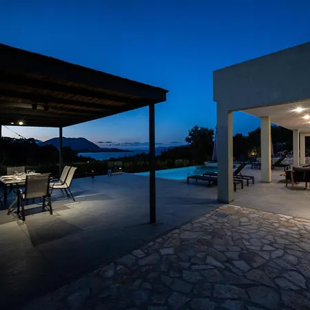 Kristi By Vintage Travel Villa